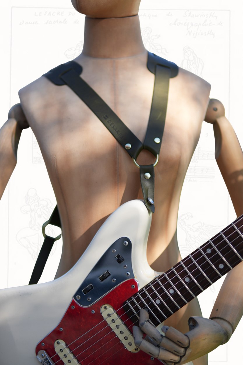 Ergonomic leather harness for electric guitar & bass